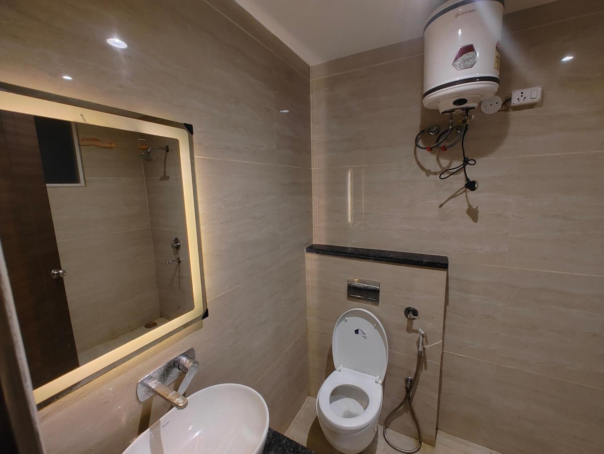 Hotel Skylark & Banquet Palwal Exterior foto